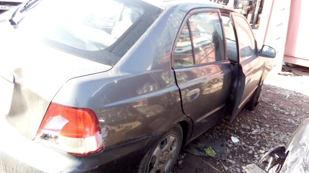  Hyundai ACCENT 2001    EN DESARME
